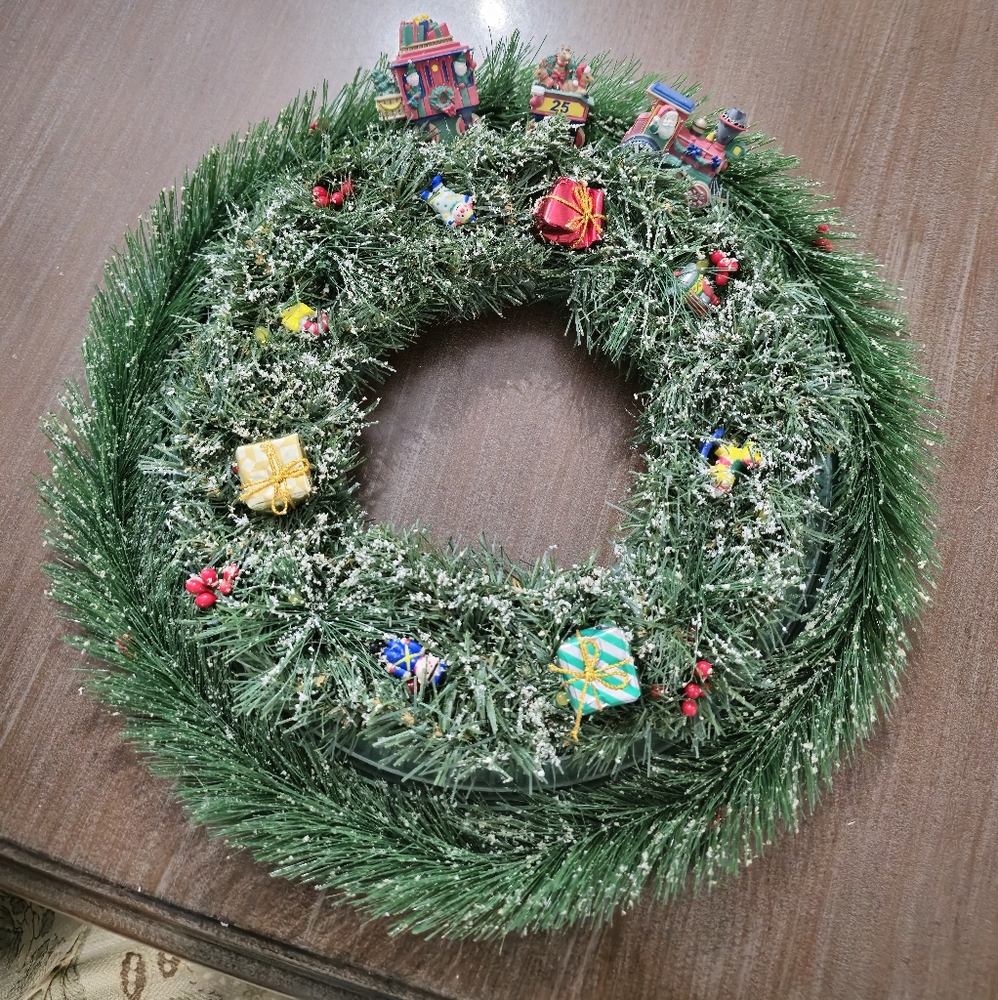 Avon 1998 Christmas Train Wreath